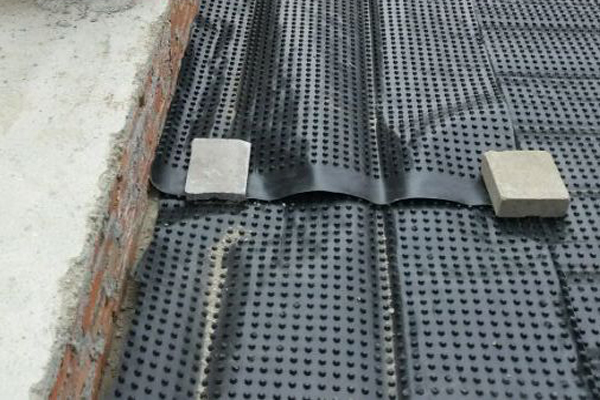 排水板在屋顶花园中的应用  第1张