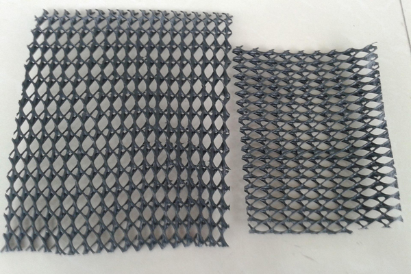 复合排水网在边坡防护中的作用  第2张