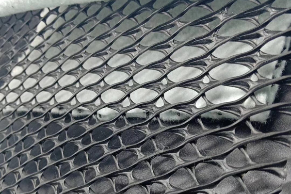 三维复合排水网与传统排水材料相比的优势  第1张